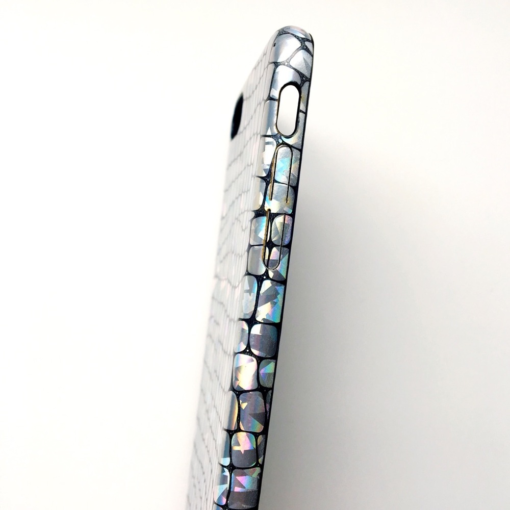 LAST ONE iPhone 7/8 Case Iridescent Scales - Picture 5 of 6